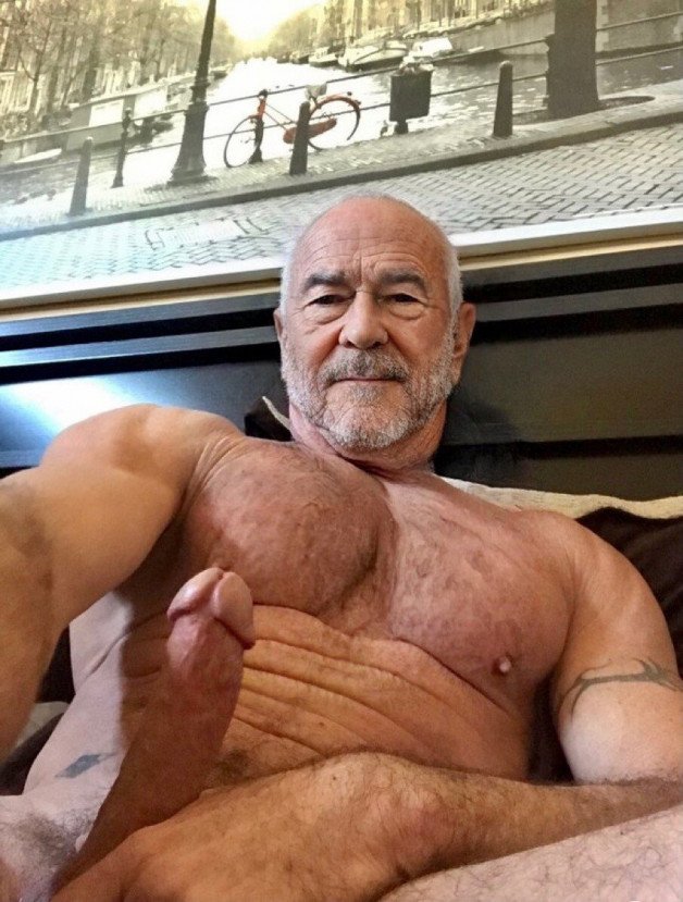 Photo by Nickplus33 with the username @Nickplus33, who is a verified user,  June 18, 2024 at 1:24 AM and the text says '#granddaddy #muscled #hairy #beard #spear'