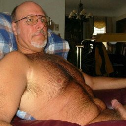 Photo by Nickplus33 with the username @Nickplus33, who is a verified user,  April 28, 2024 at 2:53 AM and the text says '#granddaddy #hairy #beard #beard #specs #bush'