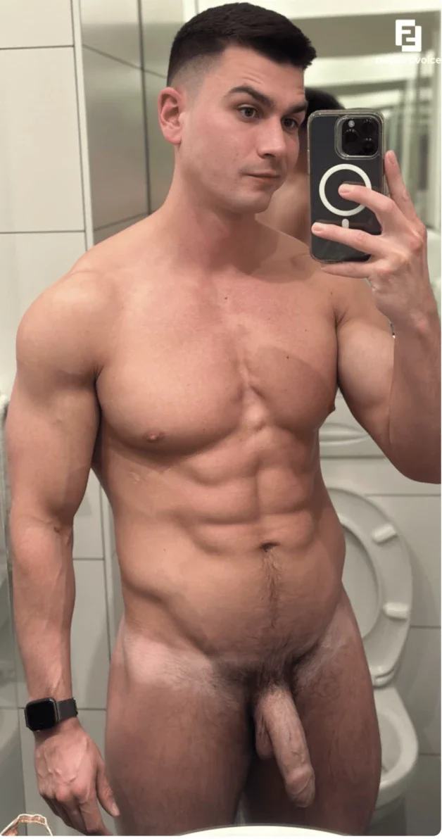 Photo by Nickplus33 with the username @Nickplus33, who is a verified user,  April 8, 2024 at 1:56 AM and the text says '#muscled #smooth #trimmed  #hung #uncut  #veiny #selfie #twink'