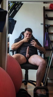 Photo by Nickplus33 with the username @Nickplus33, who is a verified user,  June 24, 2024 at 2:35 AM and the text says '#selfie #homeoffice #dilf #beefy #spear #longdick #reveal #manspread'