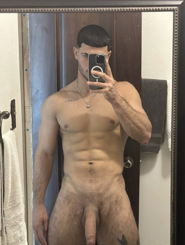 Photo by Nickplus33 with the username @Nickplus33, who is a verified user,  April 18, 2024 at 2:50 AM and the text says '#selfie #hung #longdick #muscled #toned #smooth #trimmed  #uncut  #chain #scruff  #otter'