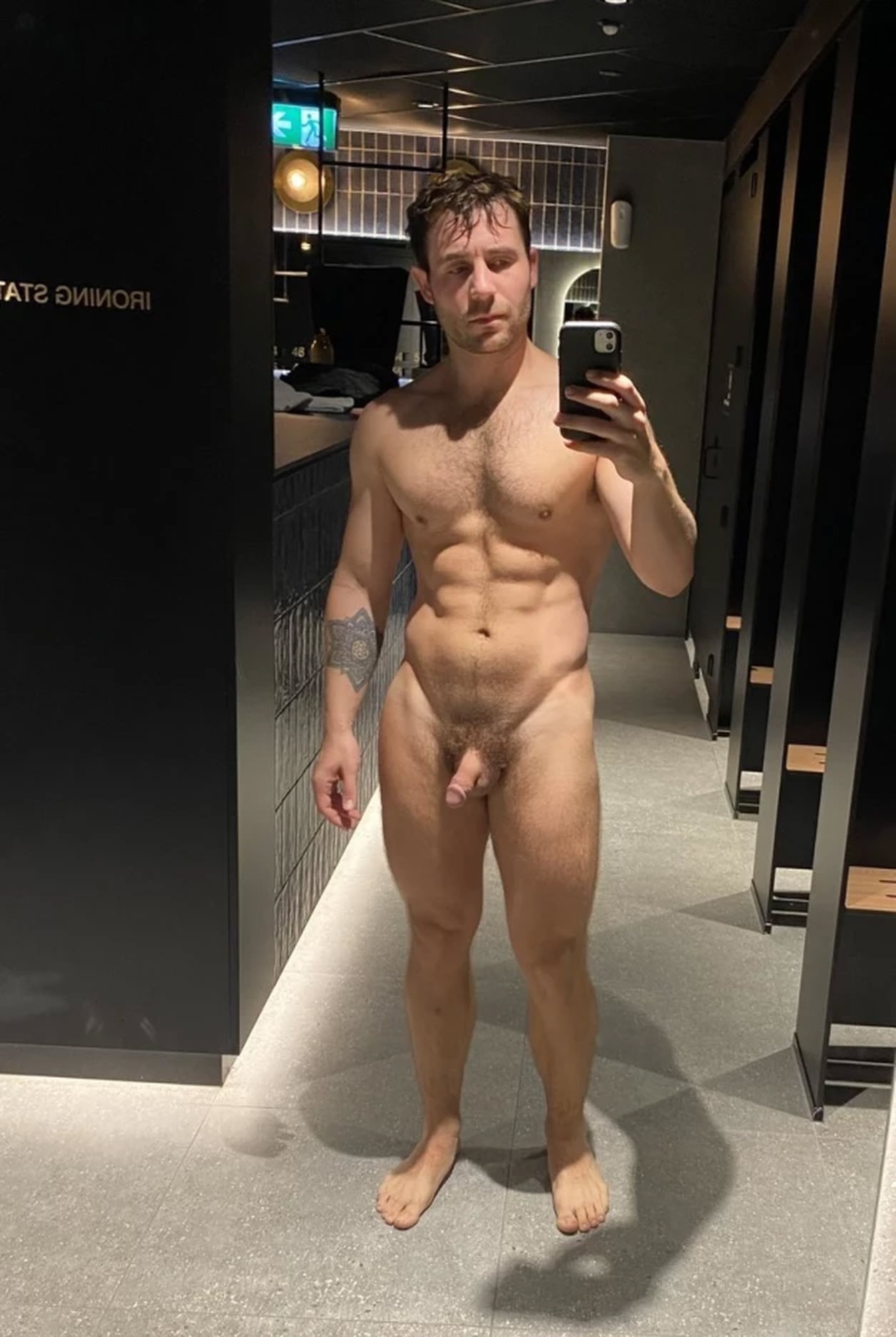 Photo by Nickplus33 with the username @Nickplus33, who is a verified user,  March 27, 2024 at 3:18 AM and the text says '#otter  #selfie #bush #toned #lockerroom #scruff'