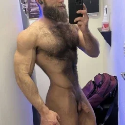 Photo by Nickplus33 with the username @Nickplus33, who is a verified user,  April 11, 2024 at 3:06 AM and the text says '#dilf #beard #bush #hairy #toned #selfie #youngdilf'