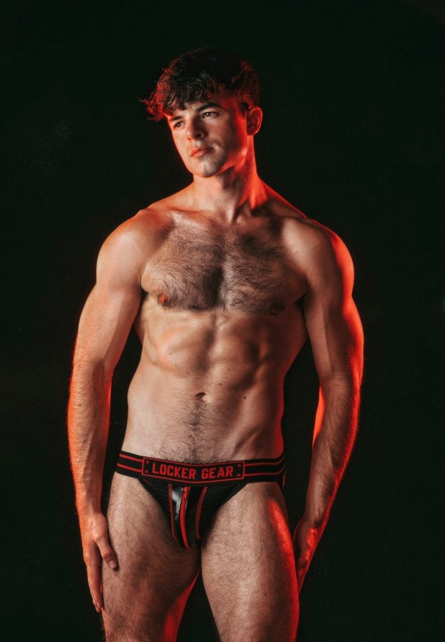 Photo by Nickplus33 with the username @Nickplus33, who is a verified user,  February 8, 2024 at 9:14 AM and the text says '#obsession #otter  #hairy #toned #bulge #Fiachra'