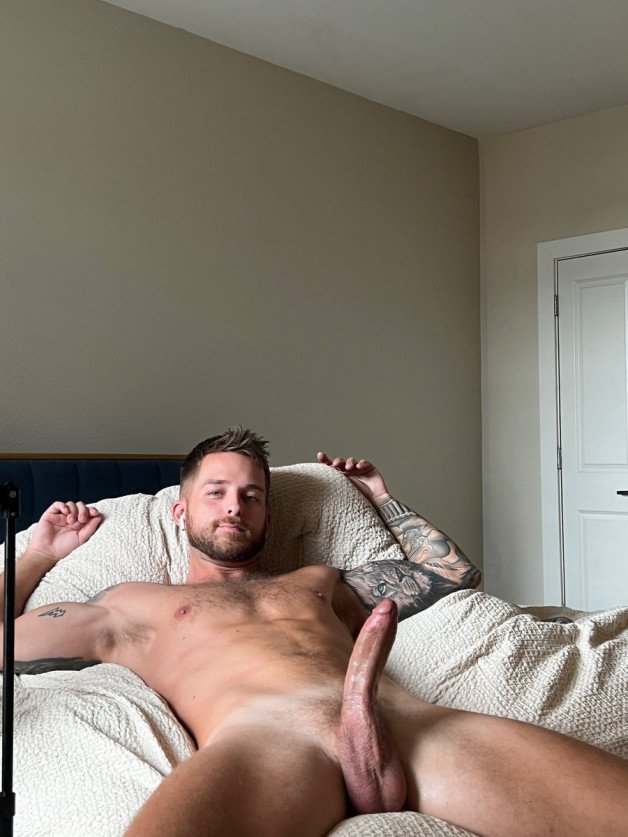 Photo by Nickplus33 with the username @Nickplus33, who is a verified user,  August 7, 2023 at 2:51 AM and the text says '#hung #longdick  #toned #ink #'