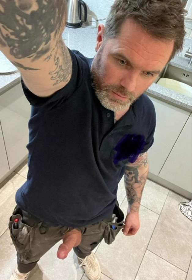 Photo by Nickplus33 with the username @Nickplus33, who is a verified user,  February 11, 2024 at 4:43 AM and the text says '#beard #dilf #reveal #hung #thickdick #tradie'