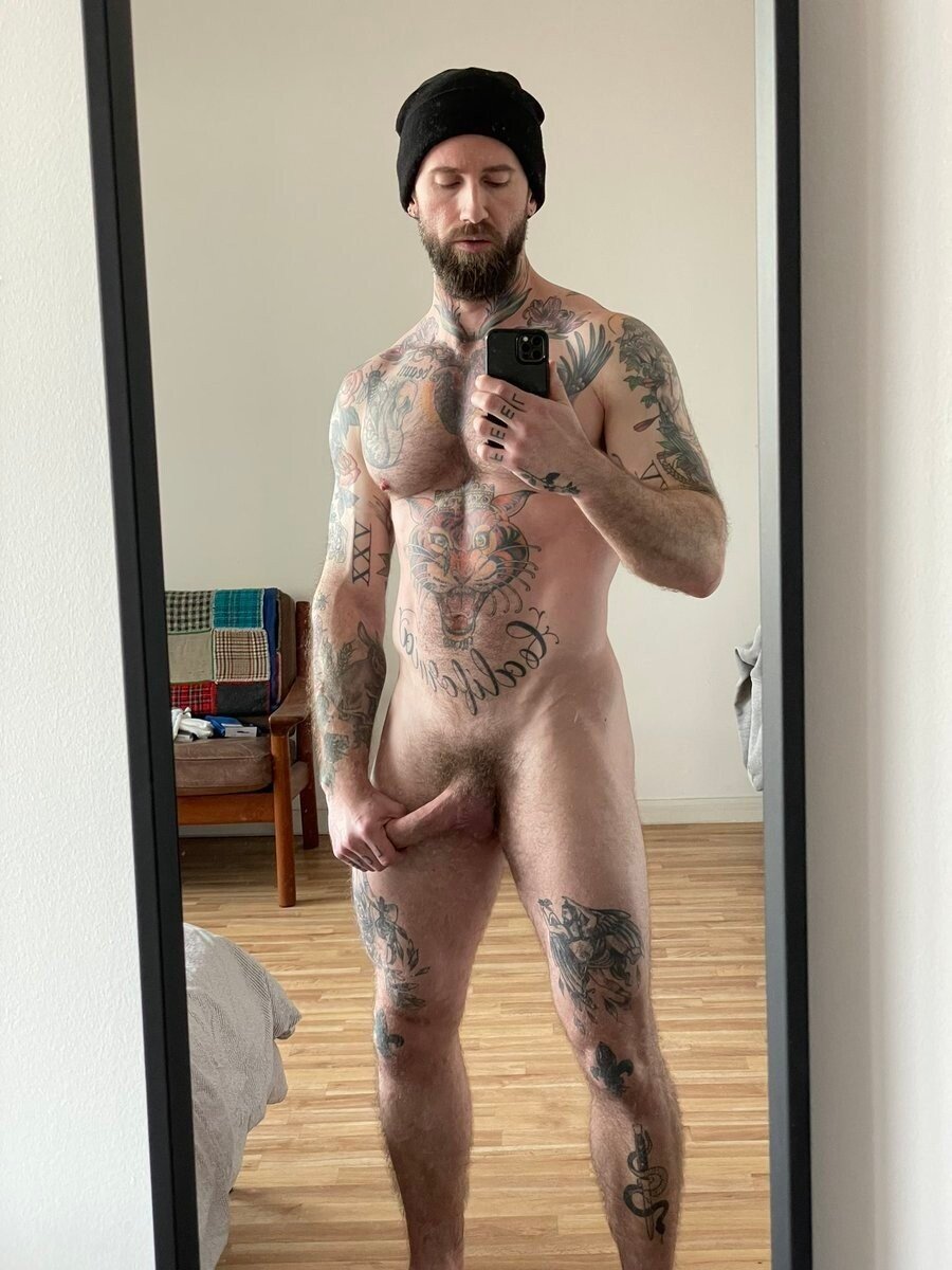 Photo by Nickplus33 with the username @Nickplus33, who is a verified user,  March 29, 2024 at 7:05 AM and the text says '#dilf #toned #ink #beard #hung #bush #series'