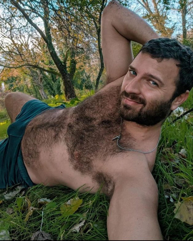 Photo by Nickplus33 with the username @Nickplus33, who is a verified user,  April 25, 2024 at 2:19 AM and the text says '#dilf #beard #outdoorcruising #outdoors #chain #hairy'
