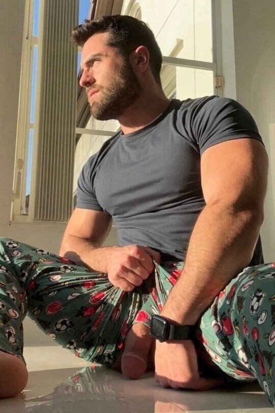 Photo by Nickplus33 with the username @Nickplus33, who is a verified user,  June 21, 2024 at 2:28 AM and the text says '#ruggeryvaldivia #obsession #dilf #beard #manspread  #reveal #thickdick #hung'