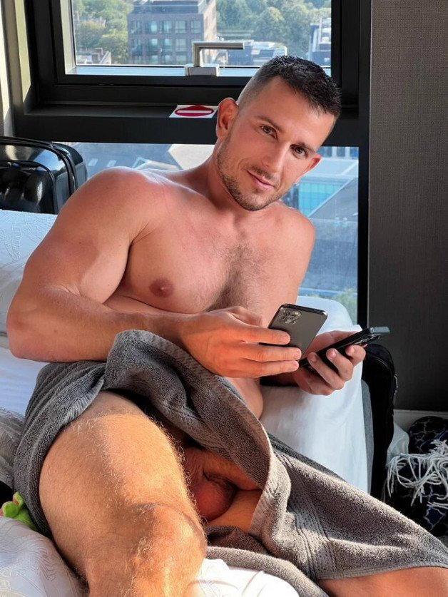 Photo by Nickplus33 with the username @Nickplus33, who is a verified user,  April 21, 2024 at 3:53 AM and the text says '#youngdilf #toned #hung #balls #manspread'