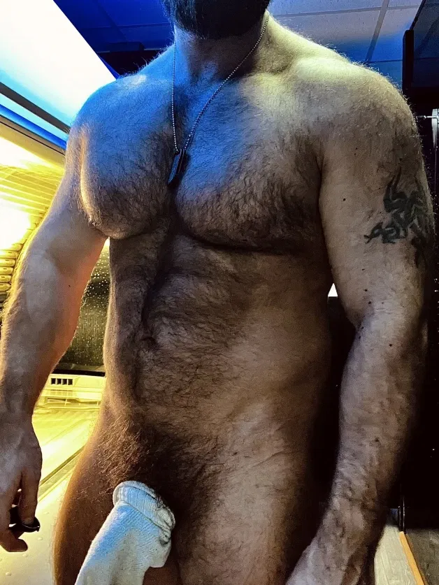 Photo by Nickplus33 with the username @Nickplus33, who is a verified user,  March 22, 2024 at 2:54 AM and the text says '#beard #hairy #beefy #toned #thickbush #chain'