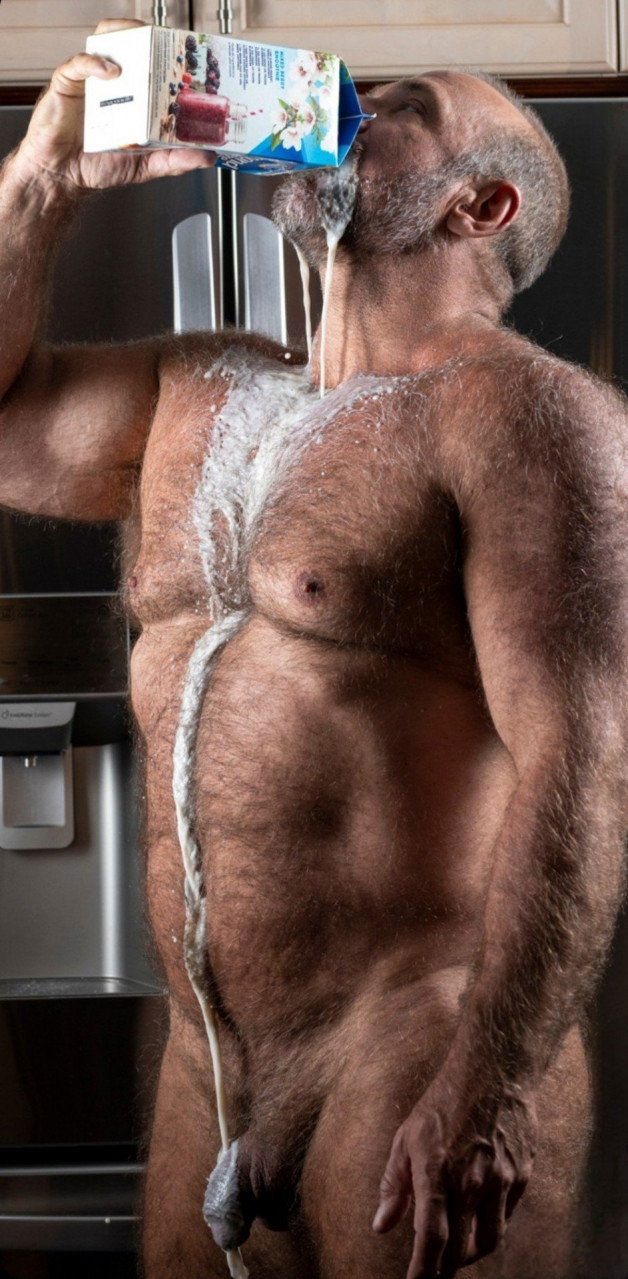 Photo by Nickplus33 with the username @Nickplus33, who is a verified user,  April 30, 2024 at 1:01 AM and the text says '#beefy #daddy #bear #hairy #beard'