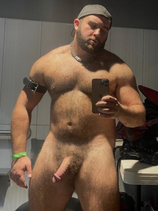 Photo by Nickplus33 with the username @Nickplus33, who is a verified user,  June 22, 2024 at 3:15 AM and the text says '#beefy #dilf #caps #bear #hung #thickbush #bush  #beard #chain #leather'