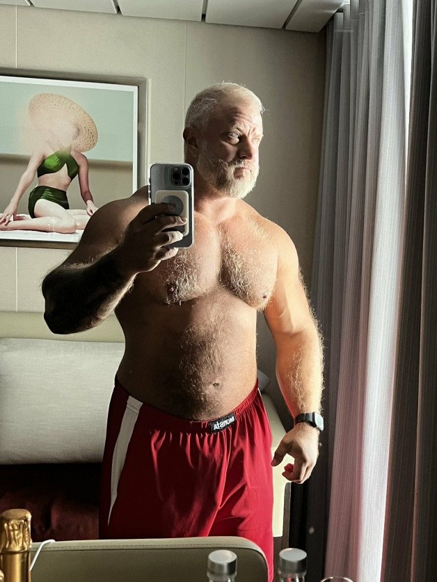 Photo by Nickplus33 with the username @Nickplus33, who is a verified user,  January 31, 2024 at 3:59 AM and the text says '#beard #hairy #beefy #daddy #bear #icebear #selfies'