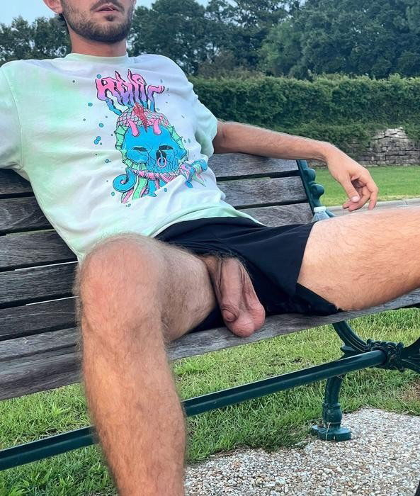 Photo by Nickplus33 with the username @Nickplus33, who is a verified user,  October 13, 2023 at 3:24 AM and the text says '#manspread #reveal #otter #lowhangers #uncut #outdoorcruising #cruisingoutdoors'
