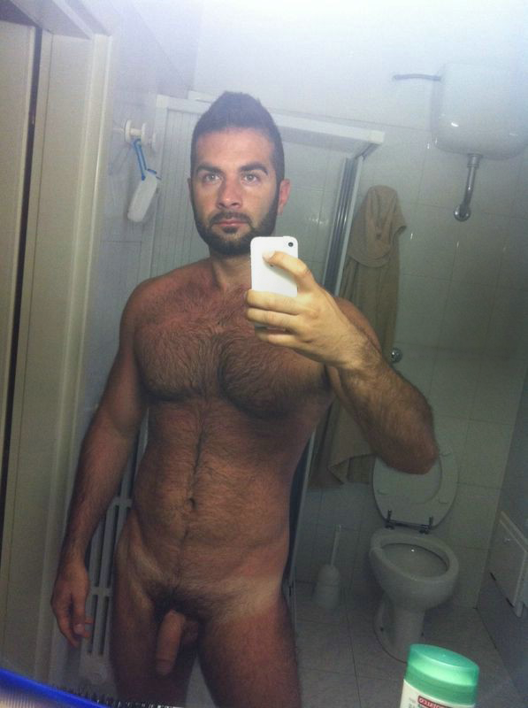 Photo by nicegaypics with the username @nicegaypics,  September 22, 2013 at 3:14 PM and the text says 'Muscled hairy #muscled  #hairy  #daddy'