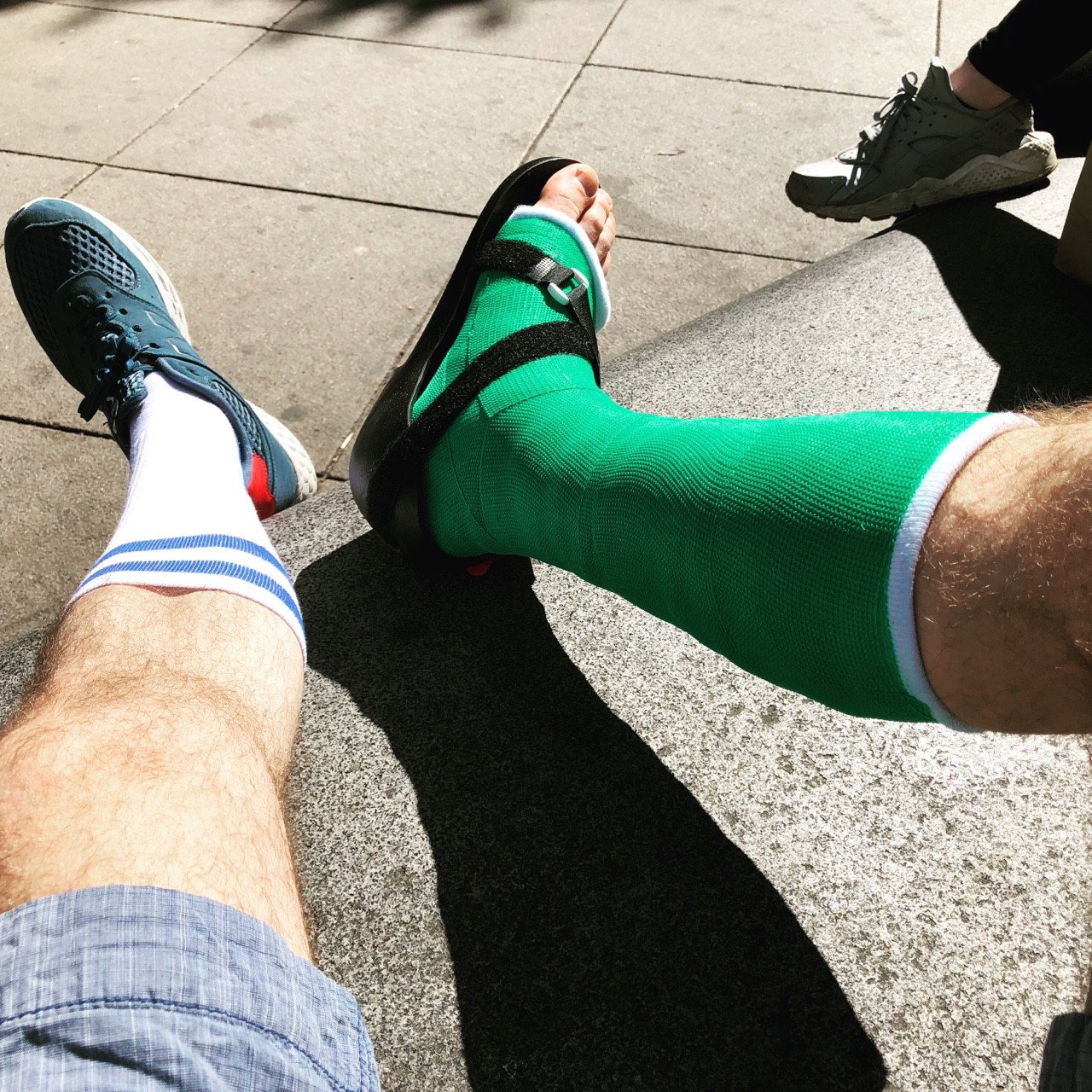 Photo by ampstef with the username @ampstef,  June 29, 2018 at 8:50 PM and the text says 'castmande:

Waiting in the sun #brokenleg #brokenfoot #brokenankle #gayfetish #gaysneakers'