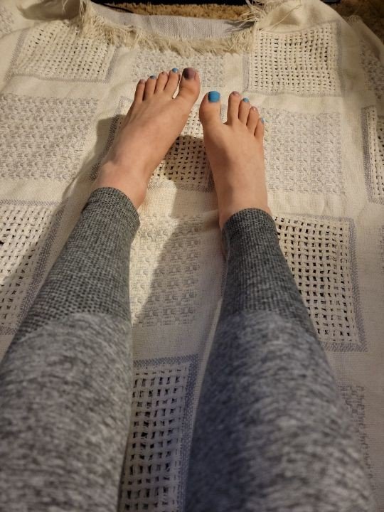 Album by Dakota A with the username @Slimthickens, who is a verified user,  June 27, 2022 at 12:45 AM. The post is about the topic Sissy feet & toes