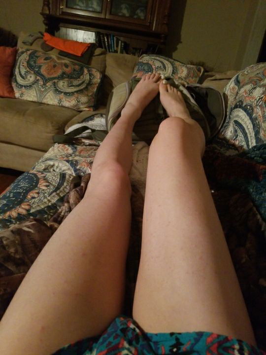 Photo by Dakota A with the username @Slimthickens, who is a verified user,  December 23, 2020 at 10:51 PM. The post is about the topic Sexy and smooth cd/trans legs