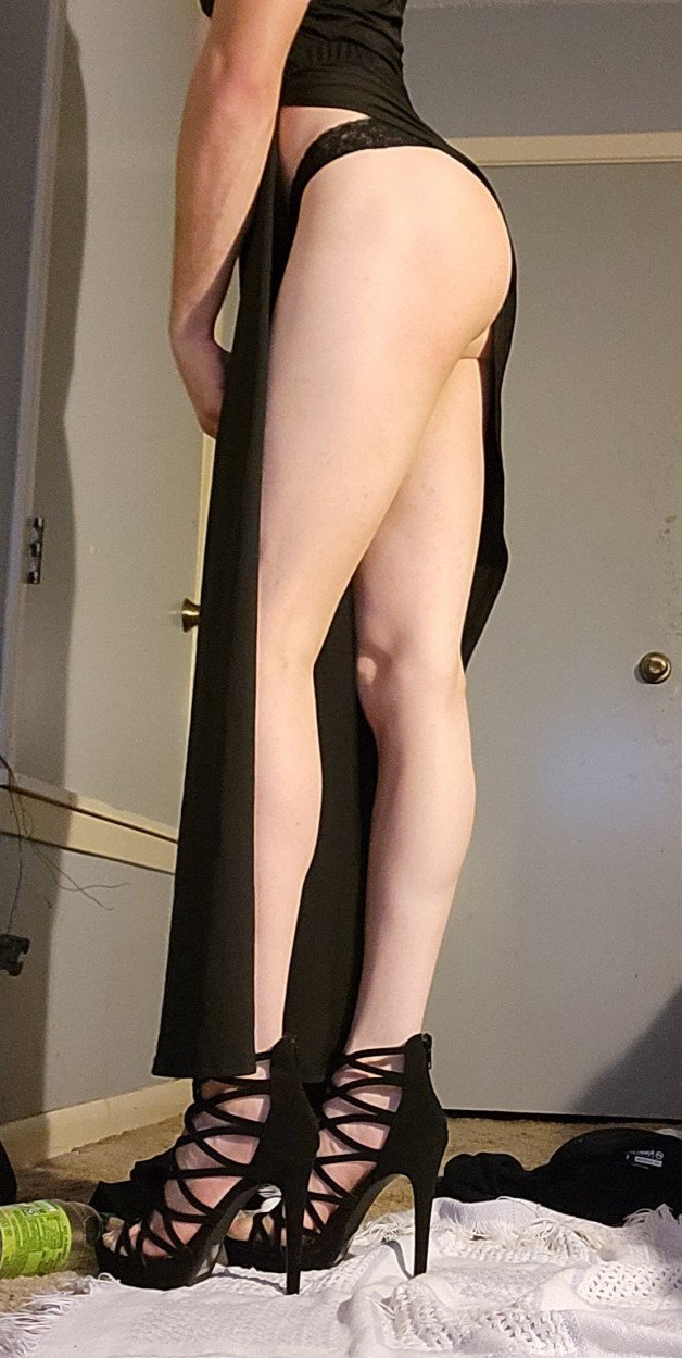 Photo by Dakota A with the username @Slimthickens, who is a verified user,  November 10, 2021 at 4:40 PM. The post is about the topic Sexy and smooth cd/trans legs