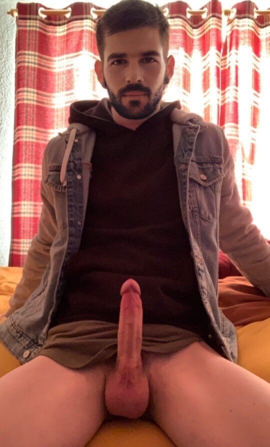 Photo by BuddyBate with the username @BuddyBate,  April 28, 2024 at 4:51 AM. The post is about the topic Dick and the text says 'I'd love to rub that and see how much he spurts'