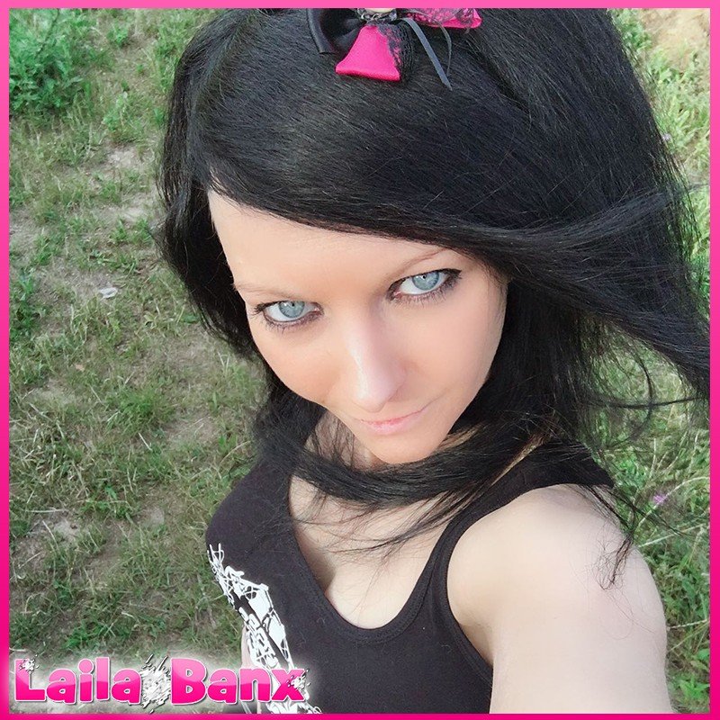 Photo by LailaBanx with the username @LailaBanx, who is a star user,  July 10, 2018 at 8:32 PM and the text says 'Good Night #lailabanx #emogirl #emostyle #leggings #crotchzipper #boots #stiefel #blueeyes #goodnight #followme'