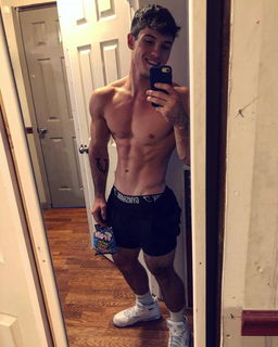 Photo by scintar with the username @scintar,  February 8, 2019 at 6:40 PM. The post is about the topic College Hunks