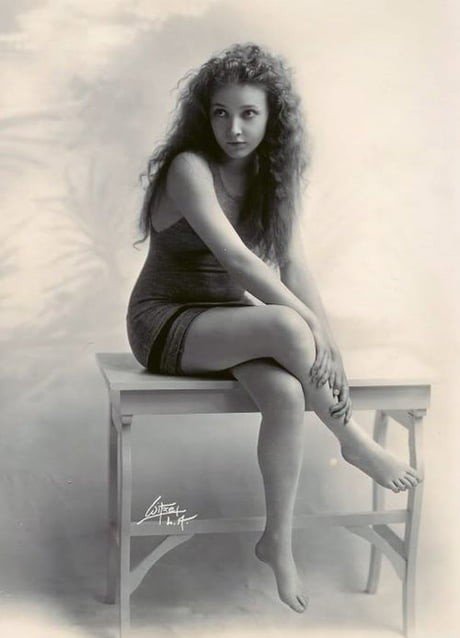 Photo by Sumles with the username @Sumles,  May 4, 2023 at 8:56 AM. The post is about the topic Vintage and the text says 'Bessie Love
 #vintage #glamour #nature #femininebeauty #beauty #art'