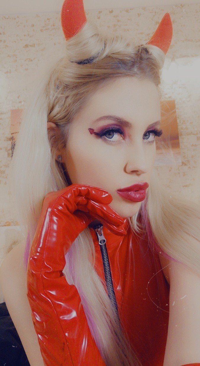 Photo by Hypnoticnatalie with the username @Hypnoticnatalie, who is a star user,  October 31, 2020 at 3:40 PM. The post is about the topic Femdom Goddesses and the text says 'Hello there! Are you ready to worship the devil tonight? 😈'