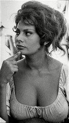 Photo by Hobo1965 with the username @Hobo1965, who is a verified user,  December 23, 2018 at 6:47 PM and the text says 'beenterminated8times:

Showing some respect to the classics, Sophia Loren. http://bit.ly/2BDzzct'