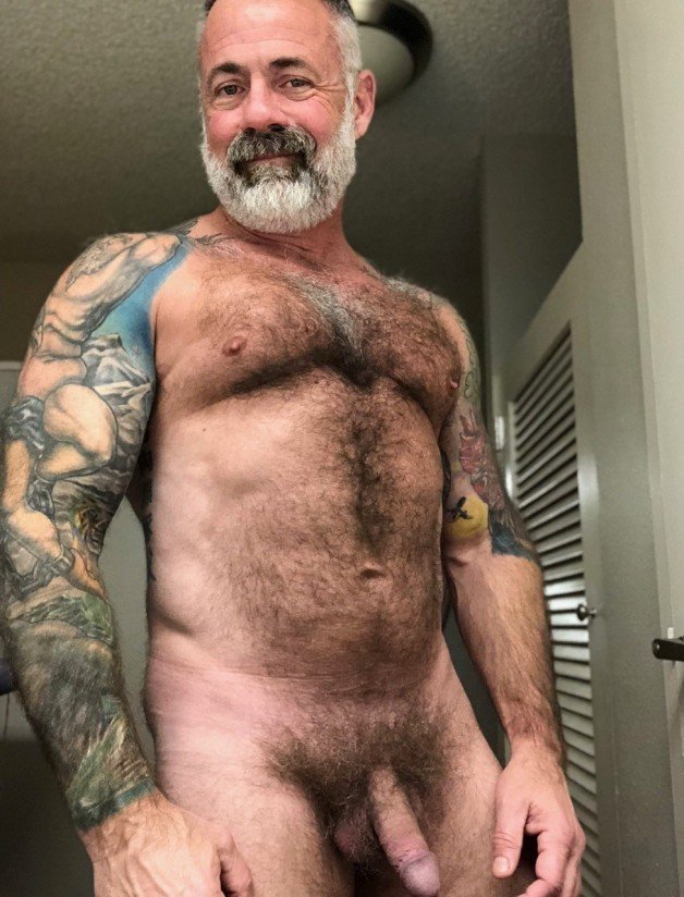 Photo by undefined with the username @undefined,  January 27, 2019 at 8:12 PM. The post is about the topic Gay DILF