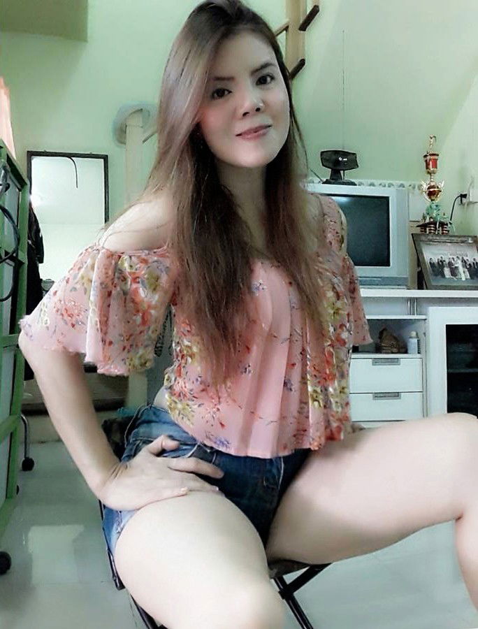 Photo by Lobox with the username @Lobox, who is a verified user,  January 5, 2019 at 4:06 PM. The post is about the topic Thai hotWife