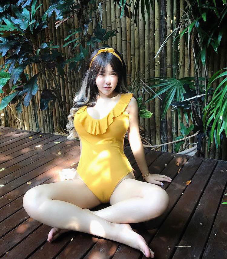 Photo by Lobox with the username @Lobox, who is a verified user,  January 4, 2019 at 7:00 AM. The post is about the topic Thai hotWife