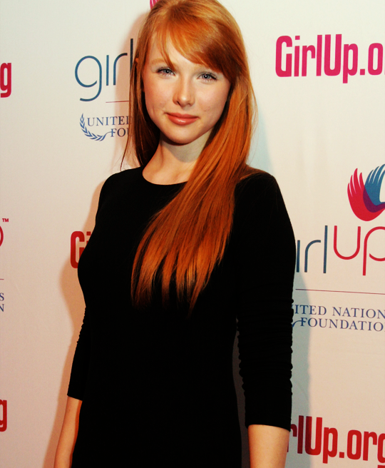 Photo by theoneyouseek with the username @theoneyouseek,  March 22, 2018 at 5:38 AM and the text says 'fyeahmollyquinn:Actress Molly Quinn arrives at Variety’s Girl Up campaign launch on November 4, 2010 in Los Angeles, California'
