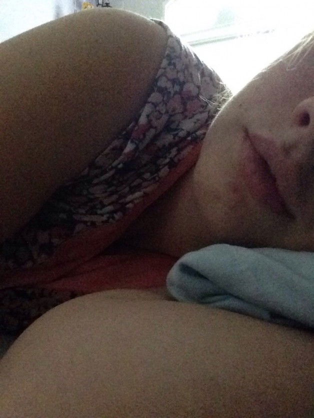 Photo by the5impleton with the username @the5impleton, who is a verified user,  November 23, 2014 at 1:31 PM and the text says 'roselyeverheart:

I don’t wanna get up yet.

What luscious lips. #RoseleyEverheart  #MrOutraged'