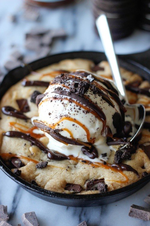 Photo by the5impleton with the username @the5impleton, who is a verified user,  September 12, 2013 at 8:17 AM and the text says 'creativemee:

Brown Butter Chocolate Chip Skillet Cookiehttp://pinterest.com/pin/182747697352665492/

Something tells me that you posted this after that pizookie comment I gave you. #Pizookies  #are  #fudging  #porn  #stars  #of  #dessert  #though'