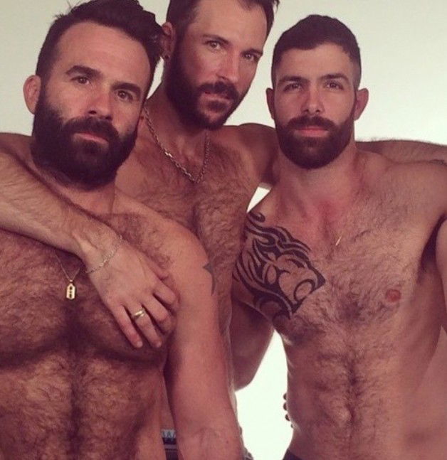 Photo by UKPornGay with the username @UKPornGay,  October 20, 2015 at 1:44 PM and the text says 'hairypo:

Yes x3'