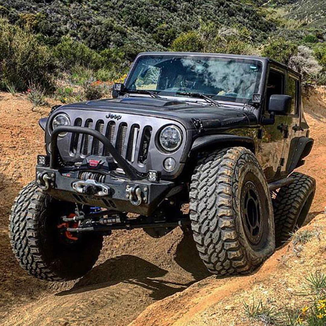 Photo by XXX with the username @Ronbo24,  April 11, 2016 at 7:56 PM and the text says 'jeepbeef:

Stuffing 4Dswww.jeepbeef.con
@shaun_maggio 

__________

#Jeepbeef #jeep #4ds #40s

Nice'