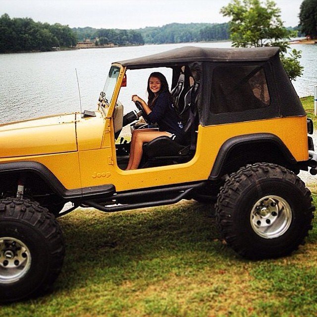 Photo by XXX with the username @Ronbo24,  September 4, 2014 at 8:08 PM and the text says 'jeepbeef:

#JeepHer @country_cowgirl99 #jeep #wrangler



Nice'