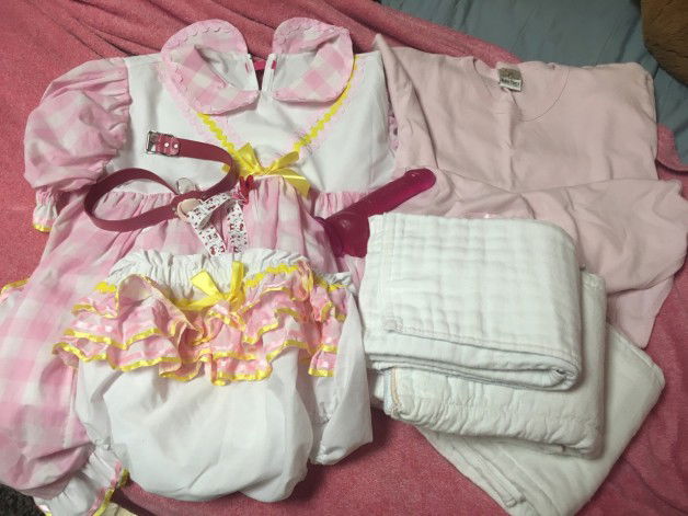 Photo by pupelan with the username @pupelan,  October 15, 2017 at 8:24 AM and the text says 'badlilblubunny:
I wish my baby was here so I could dress him up and then fuck his cute butt. I’ve always been a fan of how adorable he looks in his baby dress and ridiculously thick diapers. Even better when I’m looking down at him while he’s on all..'