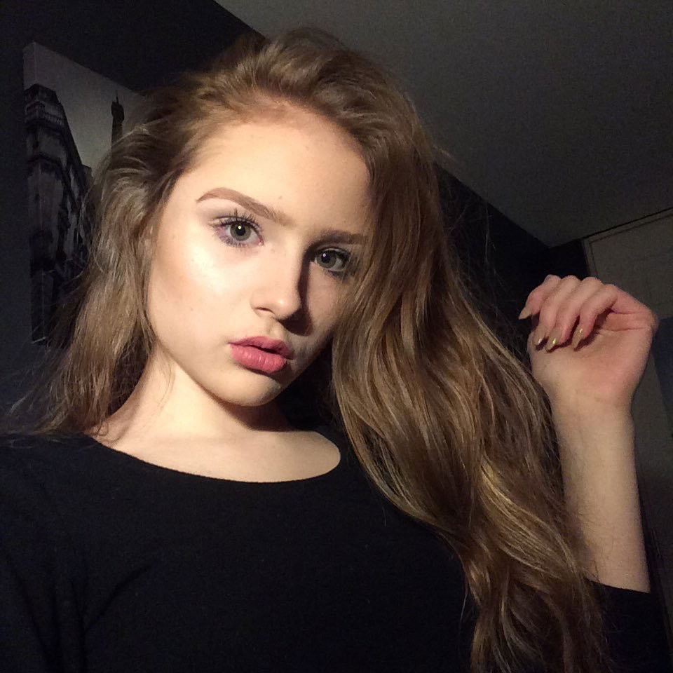 Album by Madixoxo with the username @Madixoxo,  April 24, 2019 at 6:56 AM. The post is about the topic Teen and the text says 'Cum on my face'