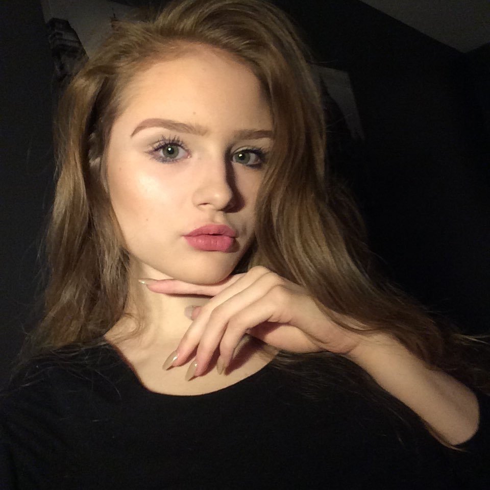 Photo by Madixoxo with the username @Madixoxo,  April 24, 2019 at 6:56 AM. The post is about the topic Teen and the text says 'Cum on my face'