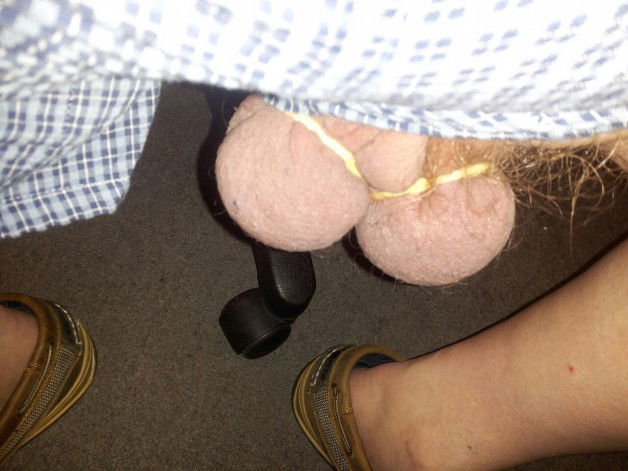 Photo by Cunnipro with the username @Cunnipro, who is a verified user,  July 25, 2014 at 9:34 PM and the text says 'Fun at work with rubber bands'