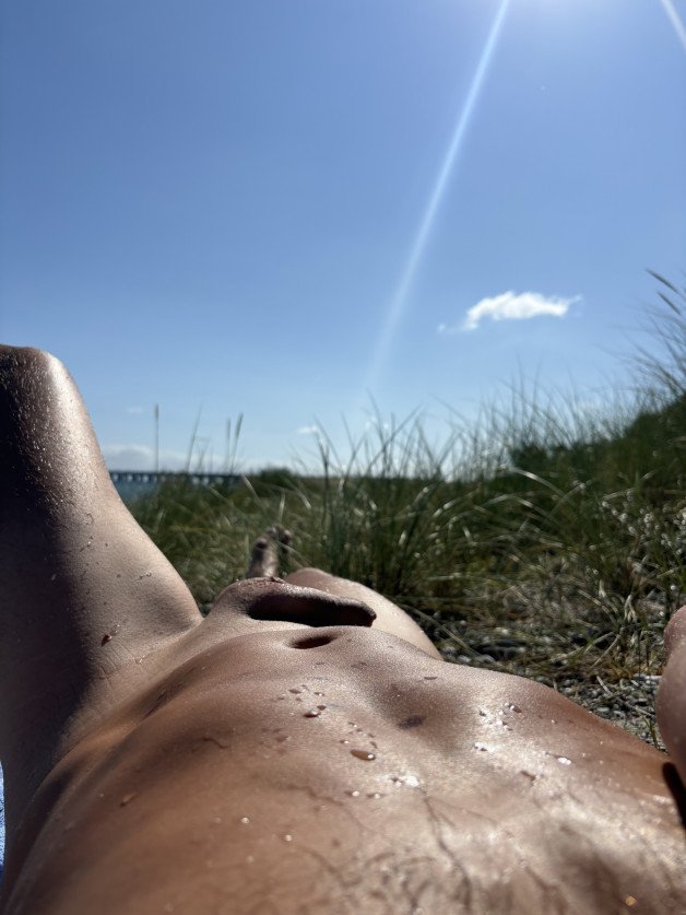 Photo by Wertwegas with the username @Wertwegas, who is a verified user,  August 6, 2024 at 8:27 AM. The post is about the topic Sunbathing