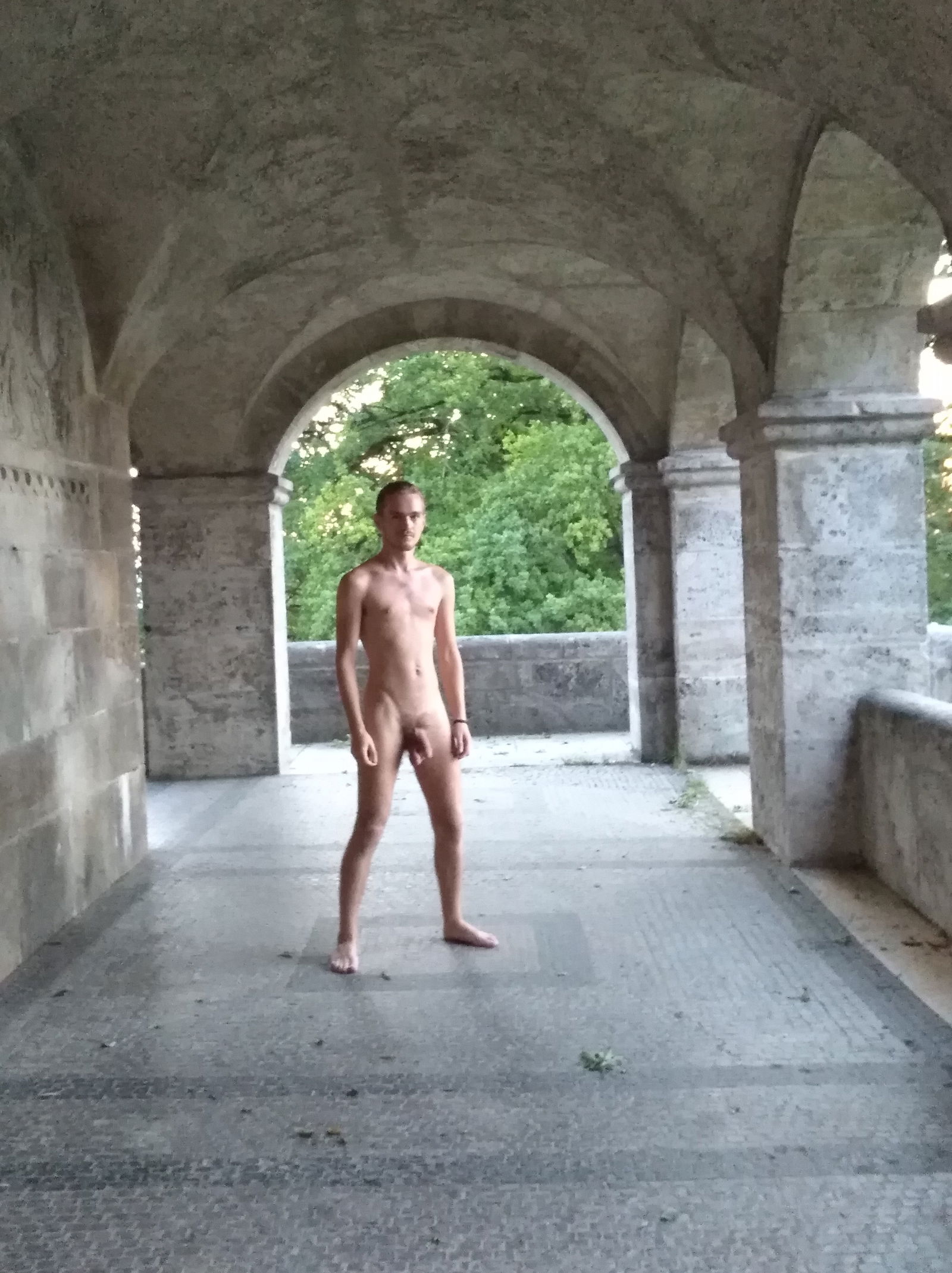 Photo by puppy-lex with the username @puppy-lex, who is a verified user,  December 6, 2017 at 8:52 AM and the text says '#gay  #schwul  #nackt  #nude  #nudist  #zeigegeil  #burg  #castle'