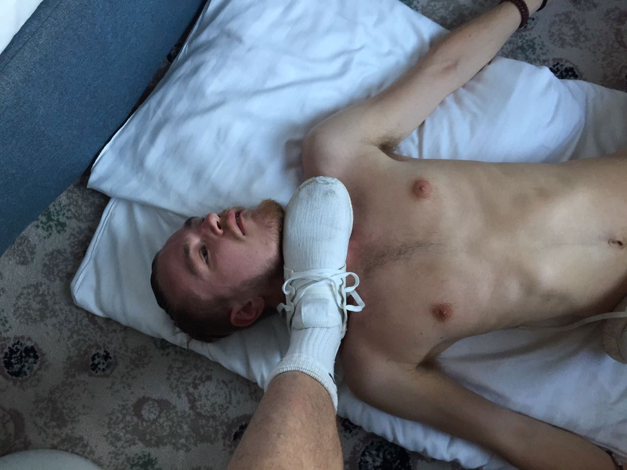 Photo by puppy-lex with the username @puppy-lex, who is a verified user,  December 9, 2017 at 3:53 PM and the text says '#gay  #schwul  #nackt  #nude  #nudist  #zeigegeil  #fetish  #fetisch  #sneakers  #sox  #domination  #devot  #master  #under  #his  #feet'