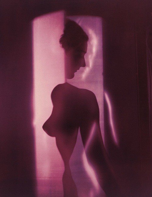 Photo by PureForm with the username @PureForm,  September 24, 2014 at 7:12 PM and the text says 'theblackcatzon:

magictransistor:
Erwin Blumenfeld (1897–1969)'