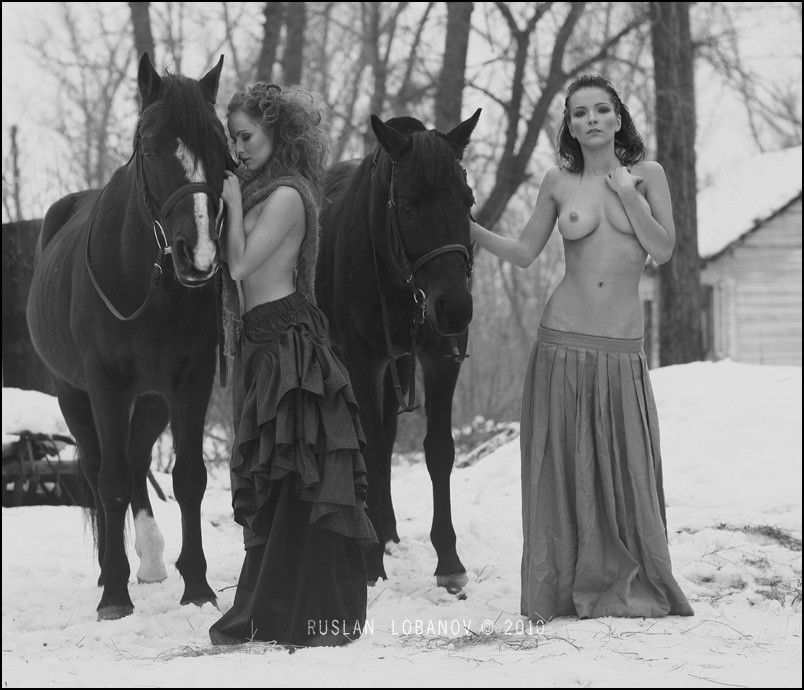 Photo by smutch with the username @smutch,  November 25, 2010 at 9:41 PM and the text says '#b&amp;w  #girls  #winter  #horses'