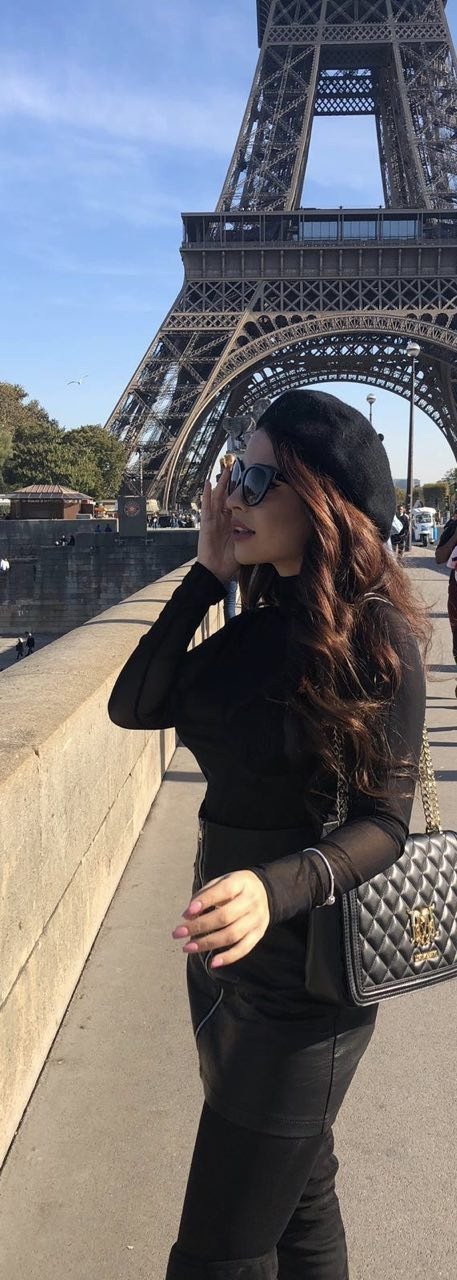 Photo by PetiteMelissa with the username @PetiteMelissa, who is a star user,  November 21, 2018 at 8:22 AM and the text says 'Ooh La La!
#Always thinking about it... Always dreaming about it...
We're so #Paris at http://bit.ly/PetiteMelissa 
What about you? What does your #Heart tell you?'