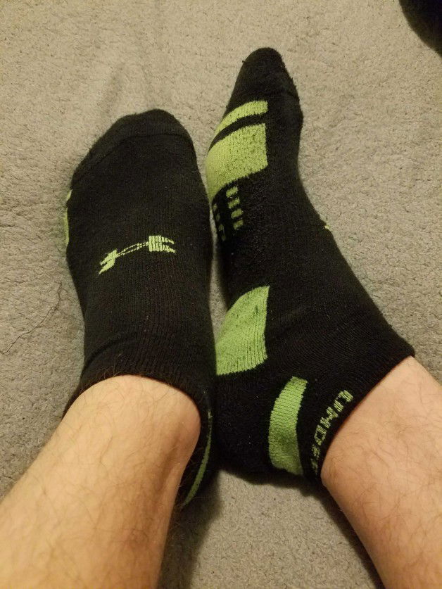 Photo by midwest22323 with the username @midwest22323, who is a verified user,  March 9, 2017 at 1:48 AM and the text says 'Under Armour socks'